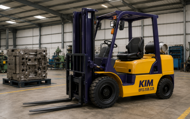 Minh họa AI xe nâng vàng–tím KIM, số điện thoại 0913.558.335